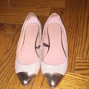 Banana Republic nude/gold flats - size 6